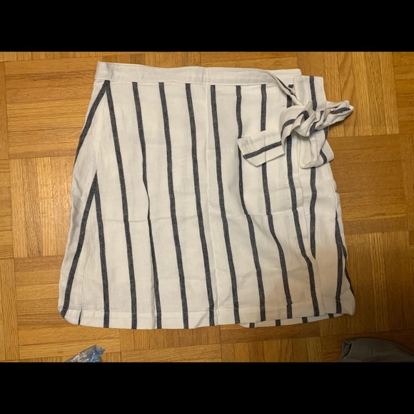 Abercrombie linen wrapped skirt - Picture 5 of 5